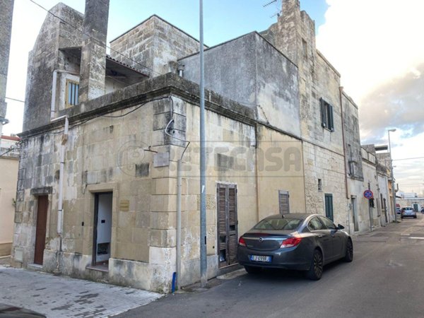 casa indipendente in vendita a Scorrano