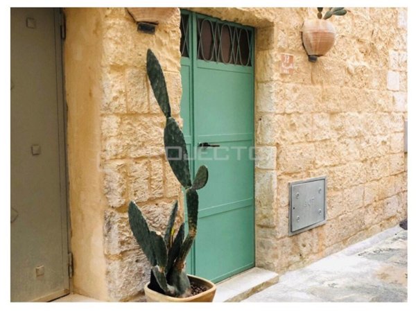 casa indipendente in vendita a Scorrano