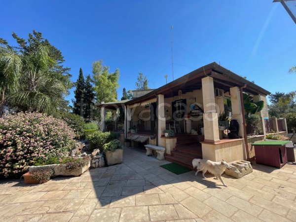 casa indipendente in vendita a Scorrano