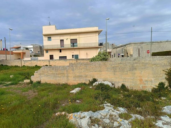 casa indipendente in vendita a Scorrano