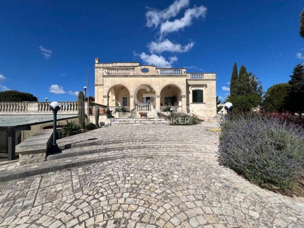 casa indipendente in vendita a Scorrano