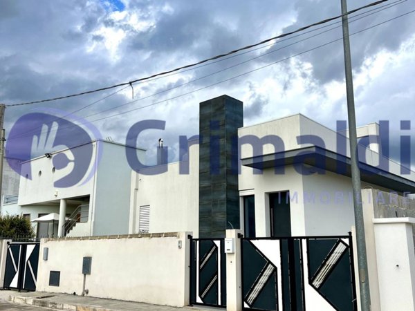 casa indipendente in vendita a Scorrano