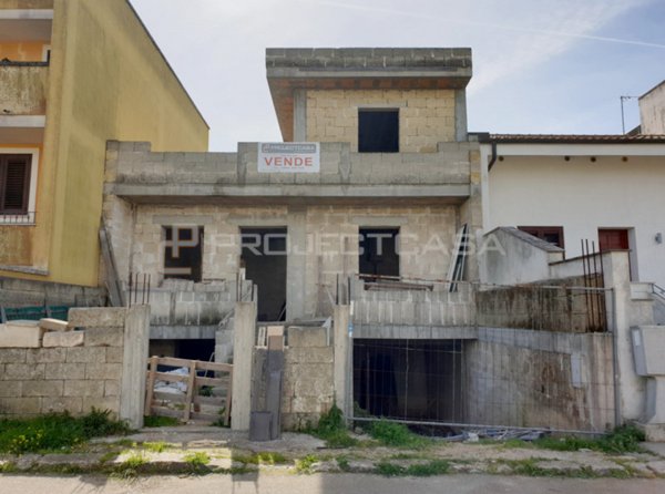 casa indipendente in vendita a Scorrano
