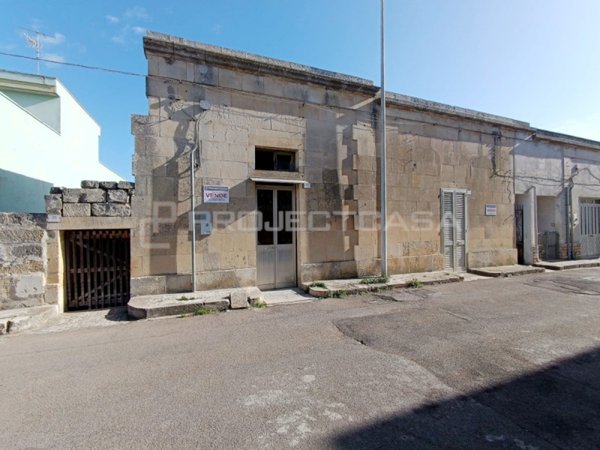 casa indipendente in vendita a Scorrano