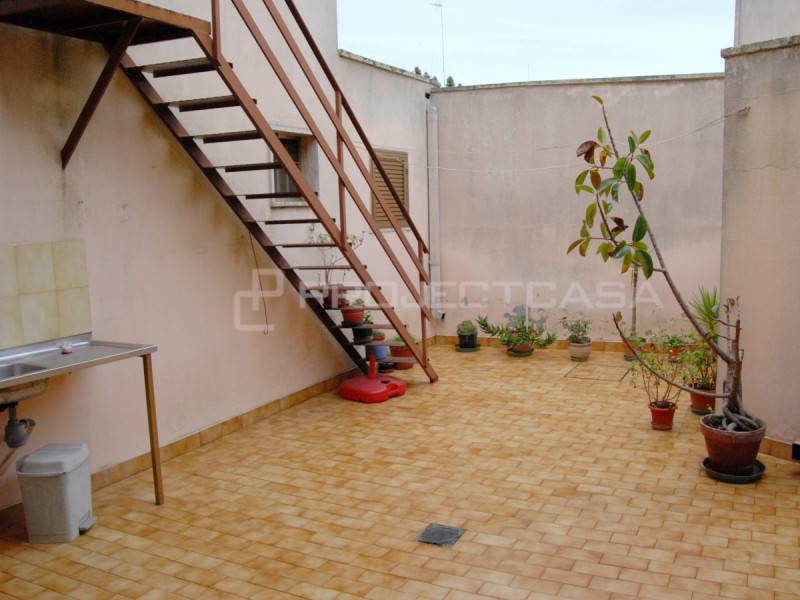 casa indipendente in vendita a Scorrano