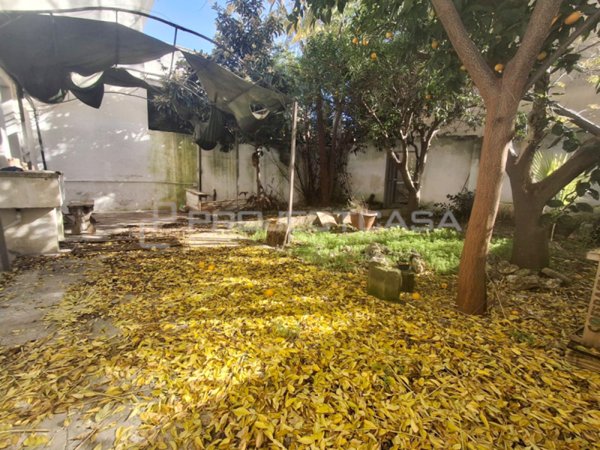 casa indipendente in vendita a Scorrano