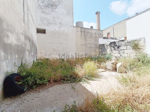 casa indipendente in vendita a Scorrano