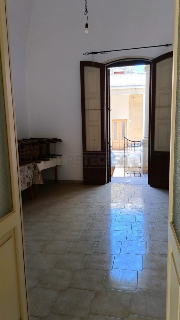 casa indipendente in vendita a Scorrano