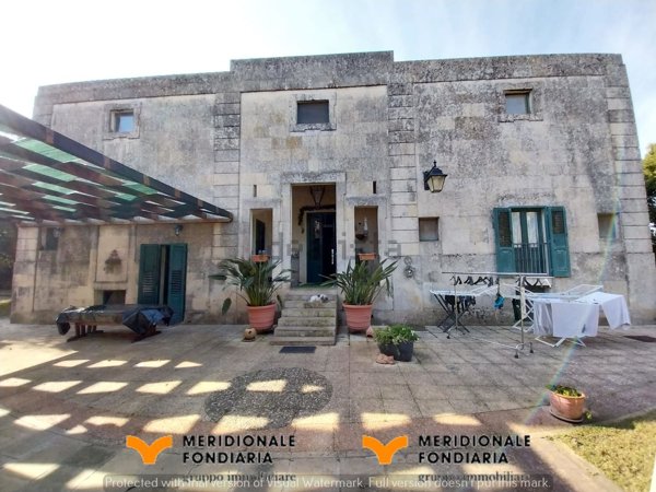 casa indipendente in vendita a Scorrano