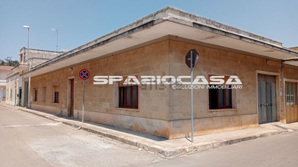 casa indipendente in vendita a Scorrano