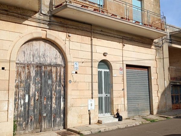 casa indipendente in vendita a Scorrano