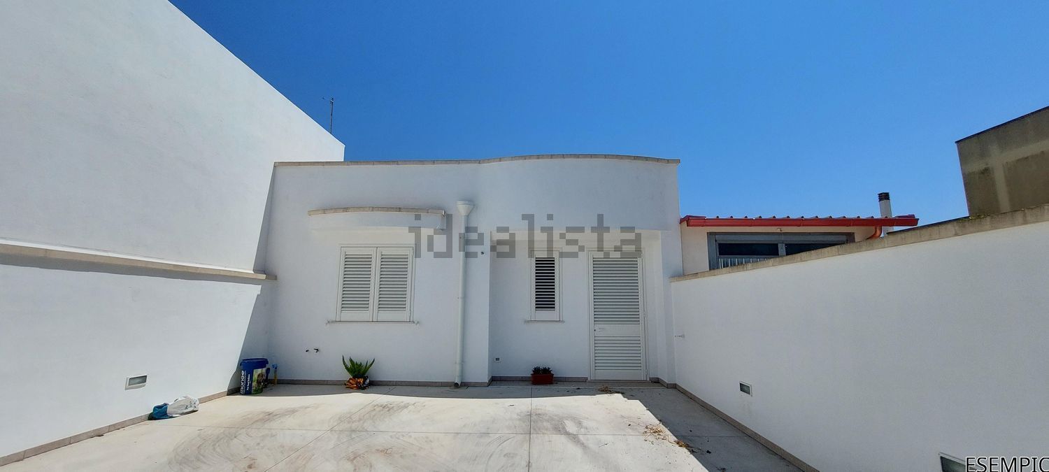 casa indipendente in vendita a Scorrano