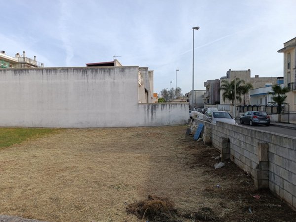 casa indipendente in vendita a Scorrano