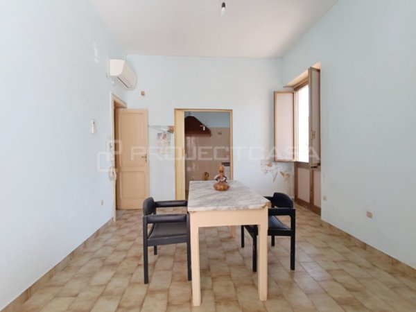 casa indipendente in vendita a Scorrano
