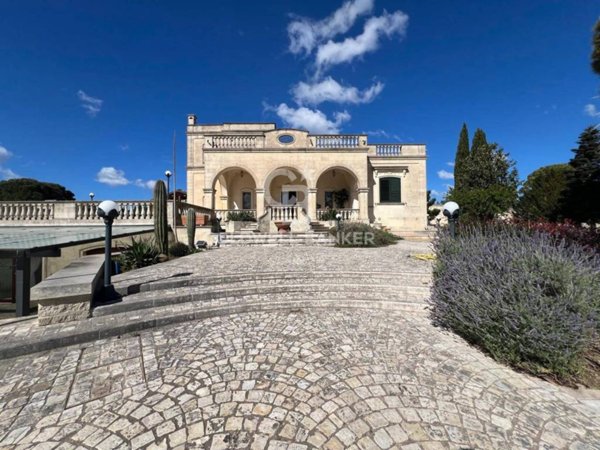casa indipendente in vendita a Scorrano
