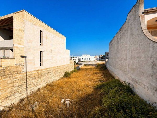 casa indipendente in vendita a Scorrano