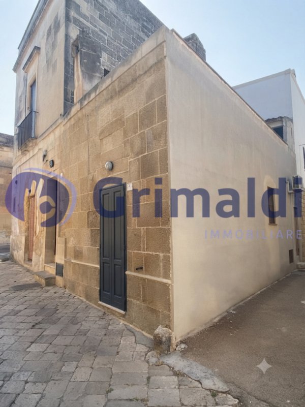 casa indipendente in vendita a Scorrano