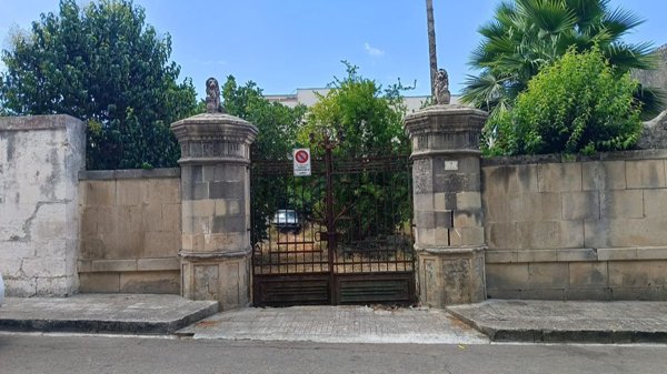 casa indipendente in vendita a Scorrano