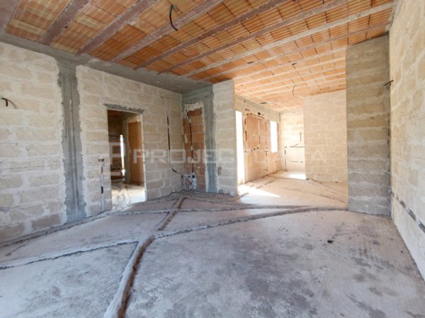 casa indipendente in vendita a Scorrano