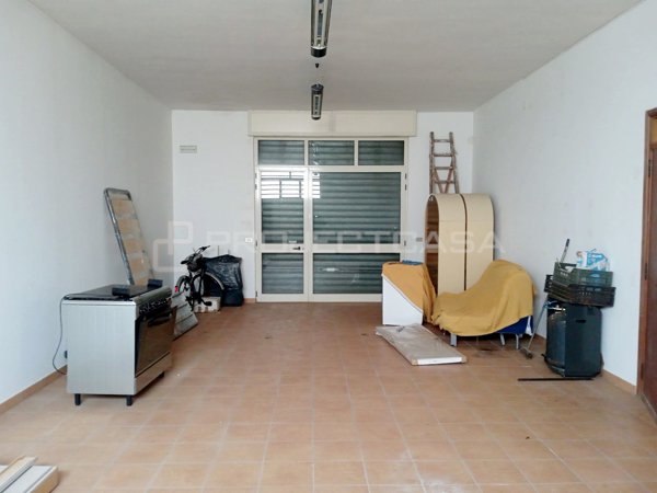 locale commerciale in vendita a Scorrano