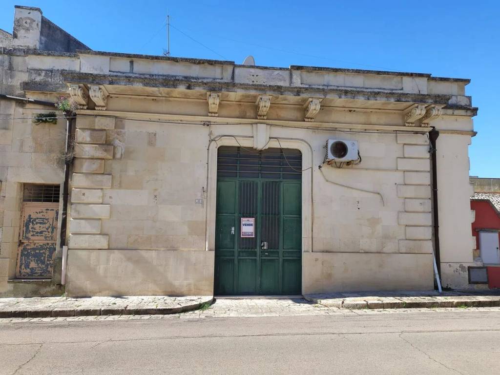 negozio in vendita a Sogliano Cavour