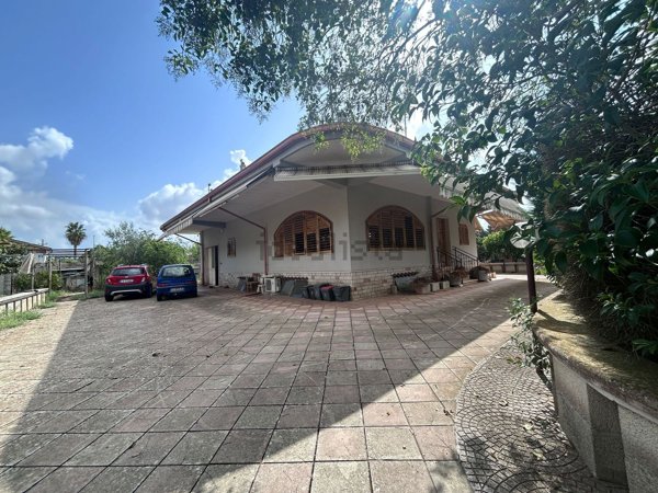 casa indipendente in vendita a Sogliano Cavour