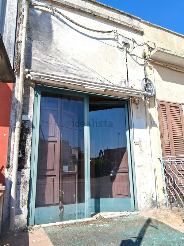 locale commerciale in vendita a Sogliano Cavour