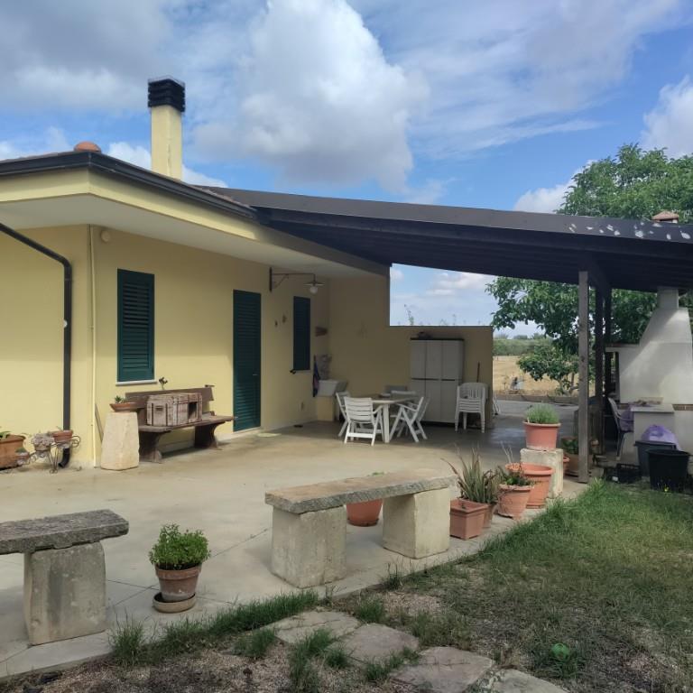 casa indipendente in vendita a Sogliano Cavour