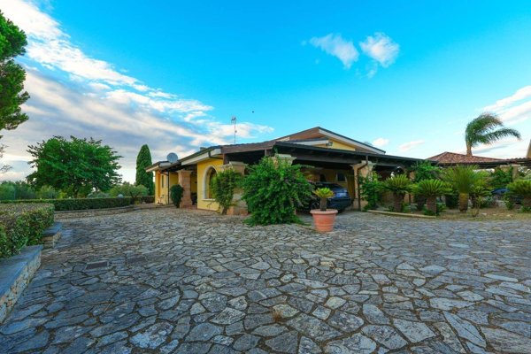 casa indipendente in vendita a Sogliano Cavour