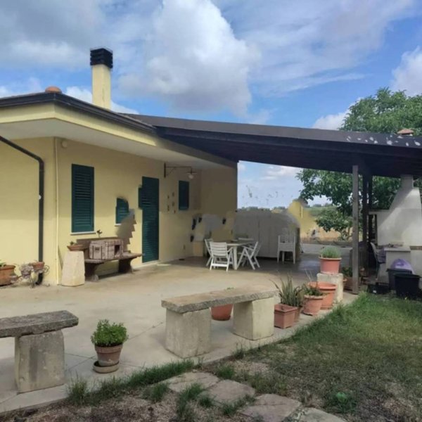 casa indipendente in vendita a Sogliano Cavour