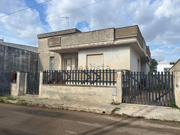casa indipendente in vendita a Soleto