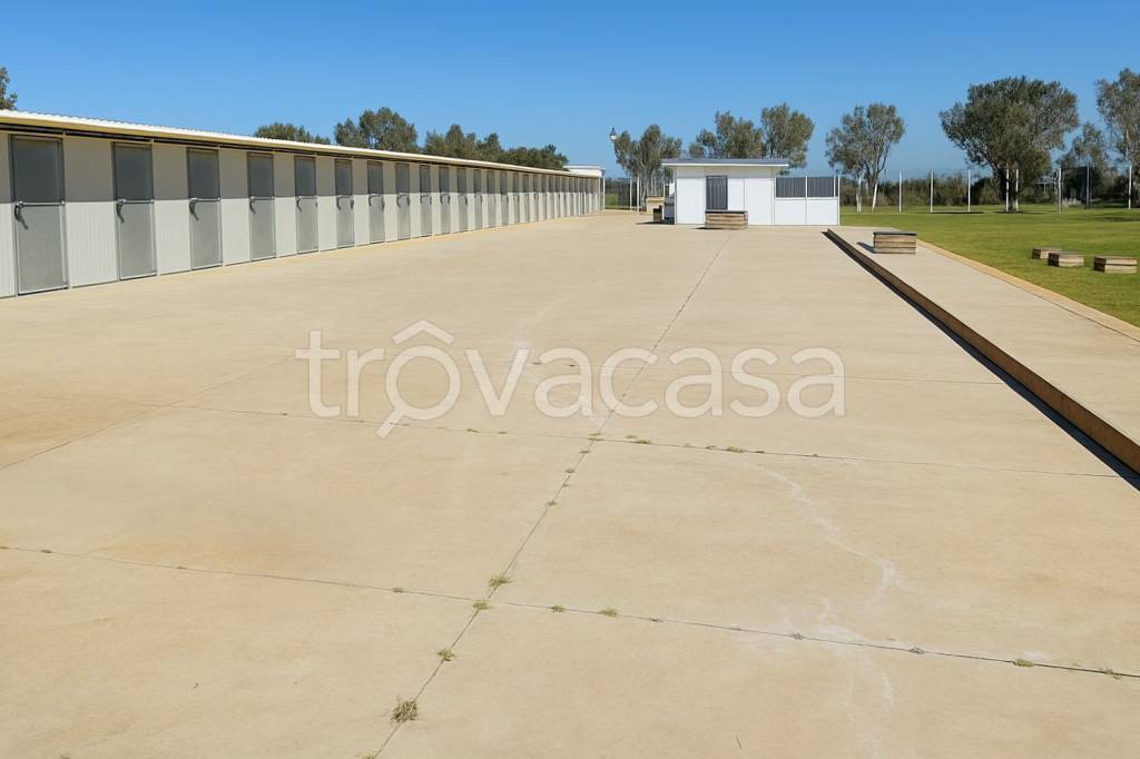 locale commerciale in vendita a Soleto