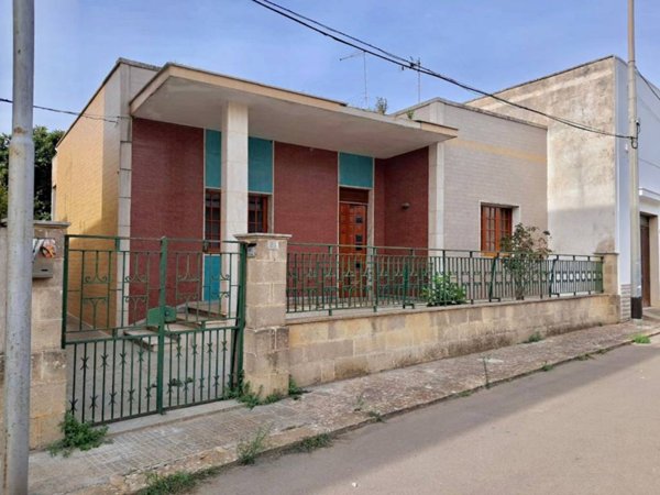 casa indipendente in vendita a Soleto
