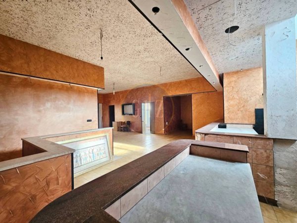 locale commerciale in vendita a Soleto