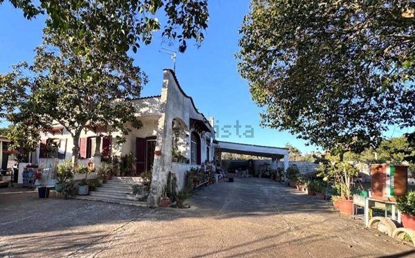 casa indipendente in vendita a Soleto