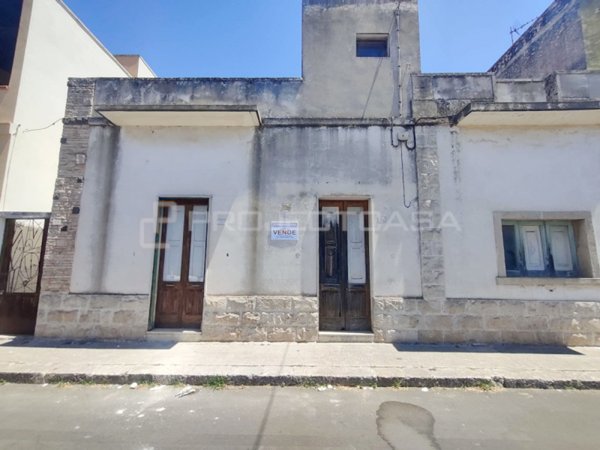 casa indipendente in vendita a Soleto