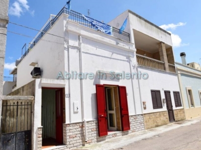 casa indipendente in vendita a Specchia