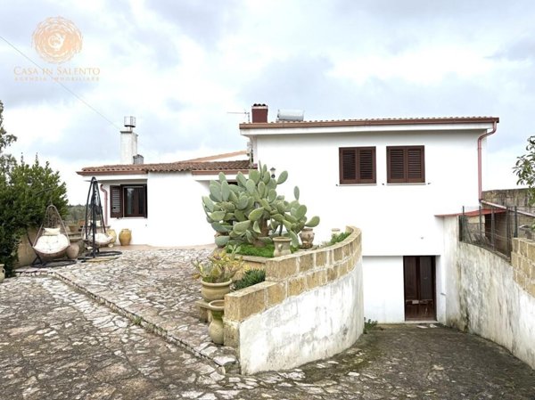 casa indipendente in vendita a Specchia