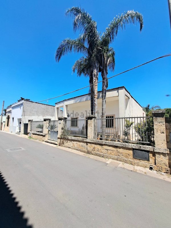casa indipendente in vendita a Specchia