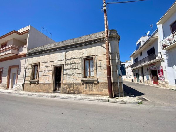 esavano in vendita a Specchia