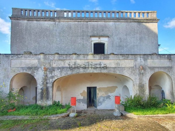 pentavano in vendita a Spongano