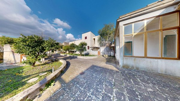 casa indipendente in vendita a Spongano