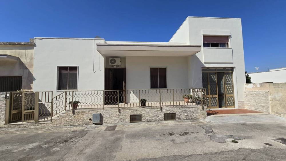 casa indipendente in vendita a Spongano