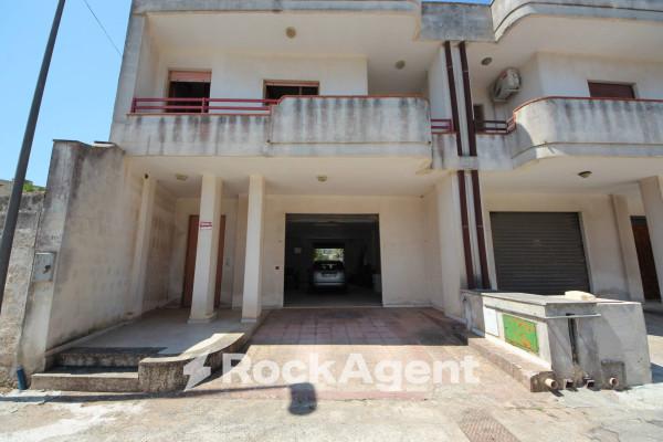 casa indipendente in vendita a Spongano