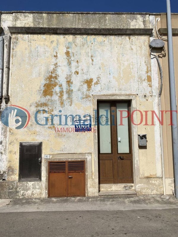 casa indipendente in vendita a Spongano