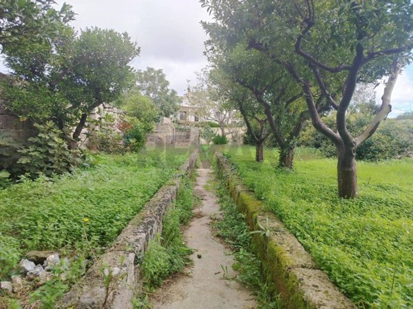 casa indipendente in vendita a Spongano