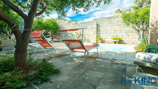 casa indipendente in vendita a Spongano