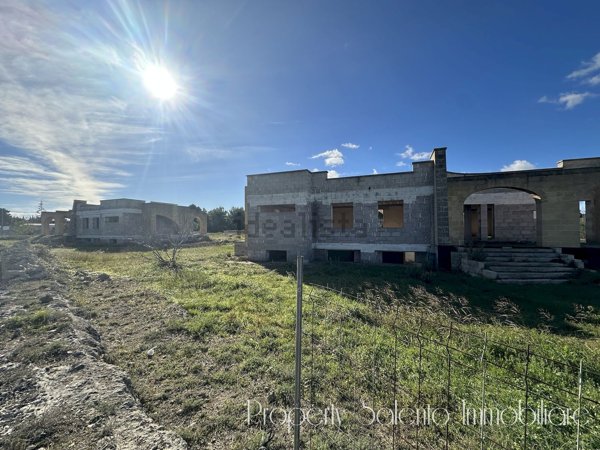 casa indipendente in vendita a Spongano