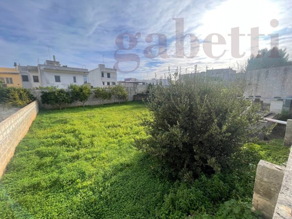 terreno edificabile in vendita a Spongano