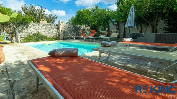 casa indipendente in vendita a Spongano